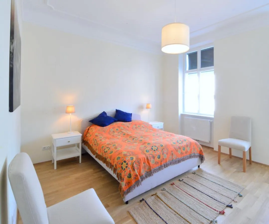 Spacious And Comfy With 3 Bedrooms Vienna Apartment