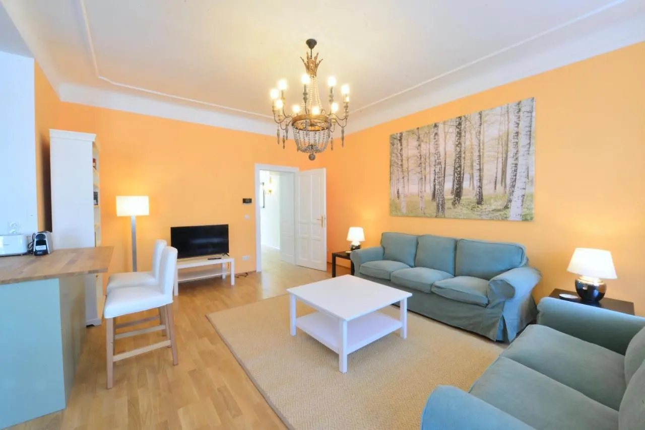 Spacious And Comfy With 3 Bedrooms Vienna Apartment