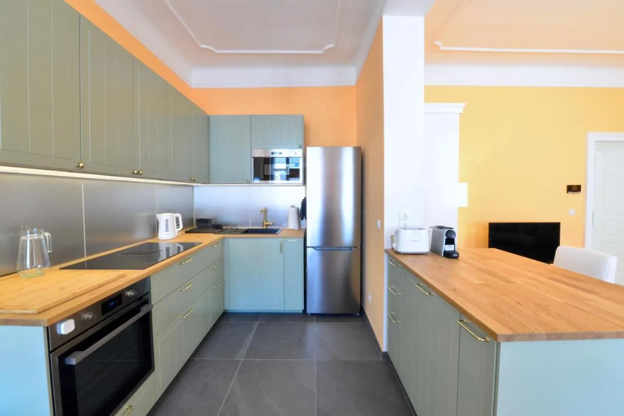 Spacious And Comfy With 3 Bedrooms Vienne